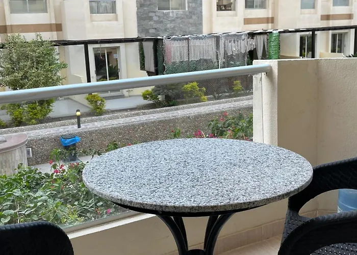 شقة Cozy Poolside At Florenza Khamsin In