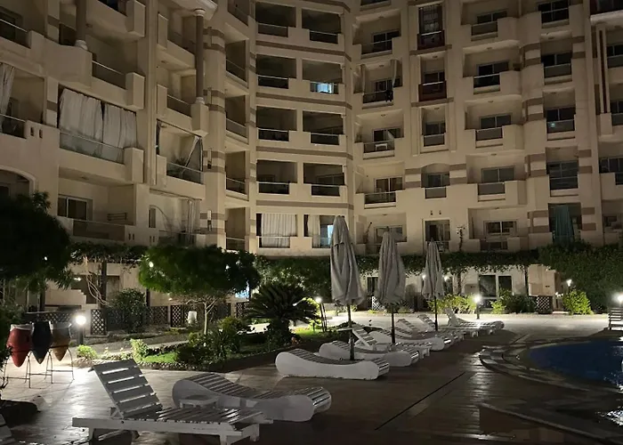 Cozy Poolside At Florenza Khamsin In *