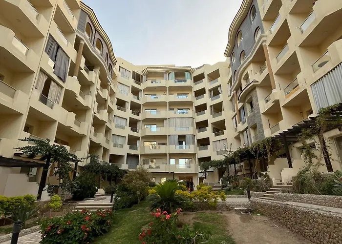 Cozy Poolside At Florenza Khamsin In *