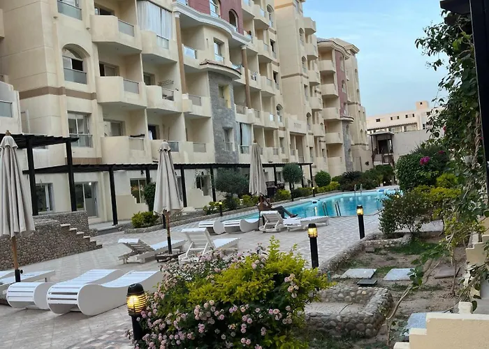 Cozy Poolside At Florenza Khamsin In شقة الغردقة